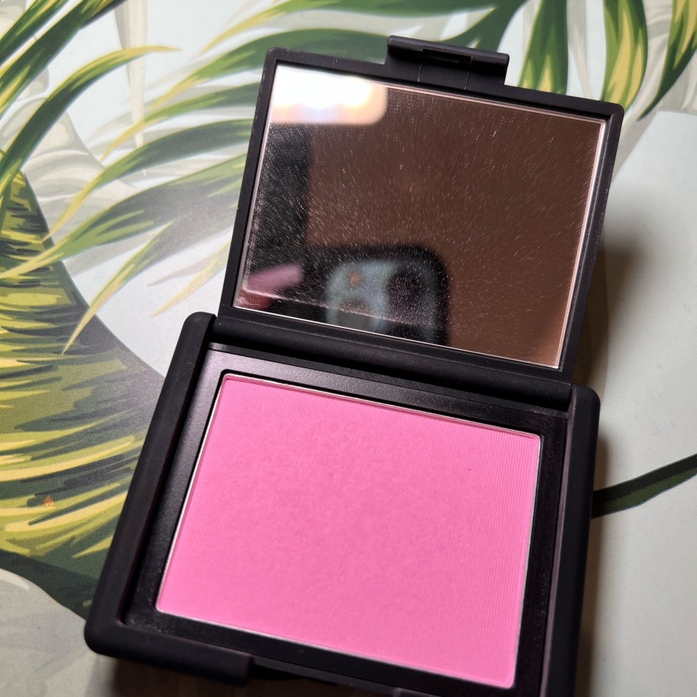 Discontinued Nars THRILL blush